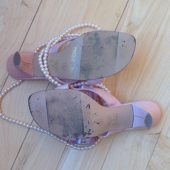 Pink Expressions heels,  EUC, size 10. - Picture 4 of 5
